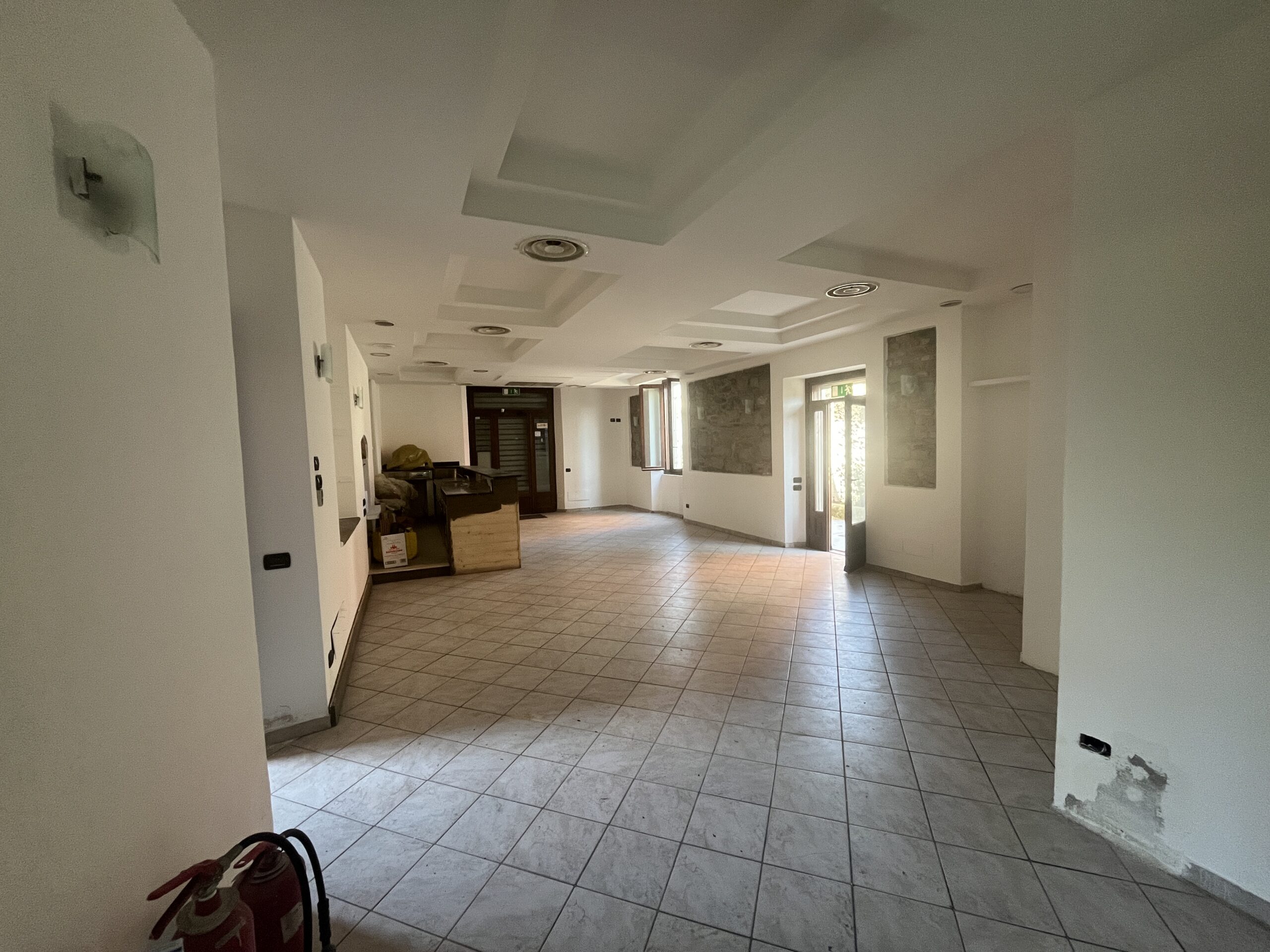 COMMERCIALE IN LOCAZIONE